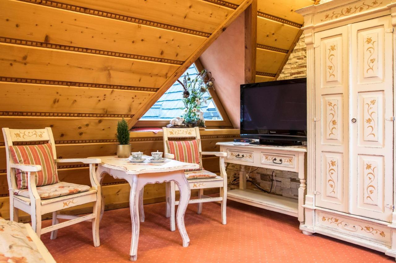 Bed and breakfast Lesny Dworek 5*