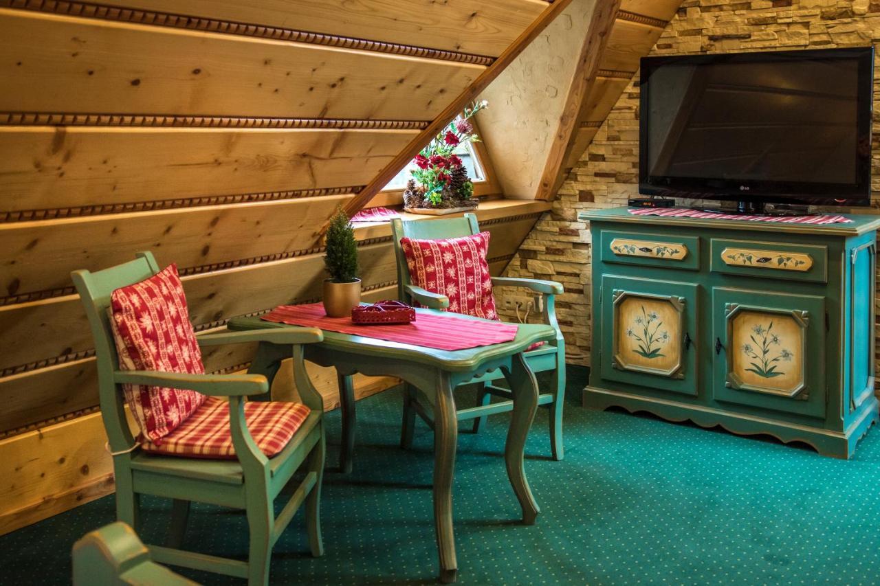 Lesny Dworek Bed & Breakfast
