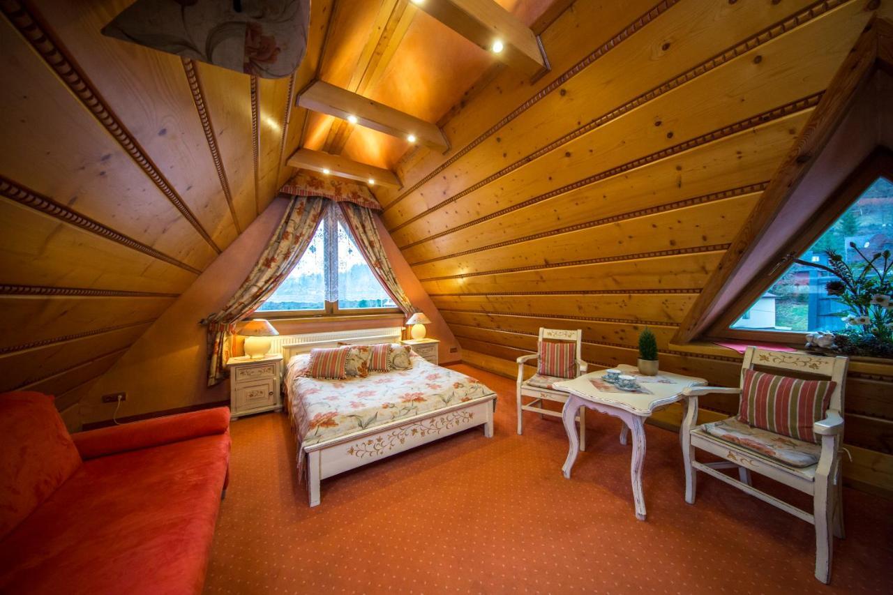 Lesny Dworek Bed & Breakfast