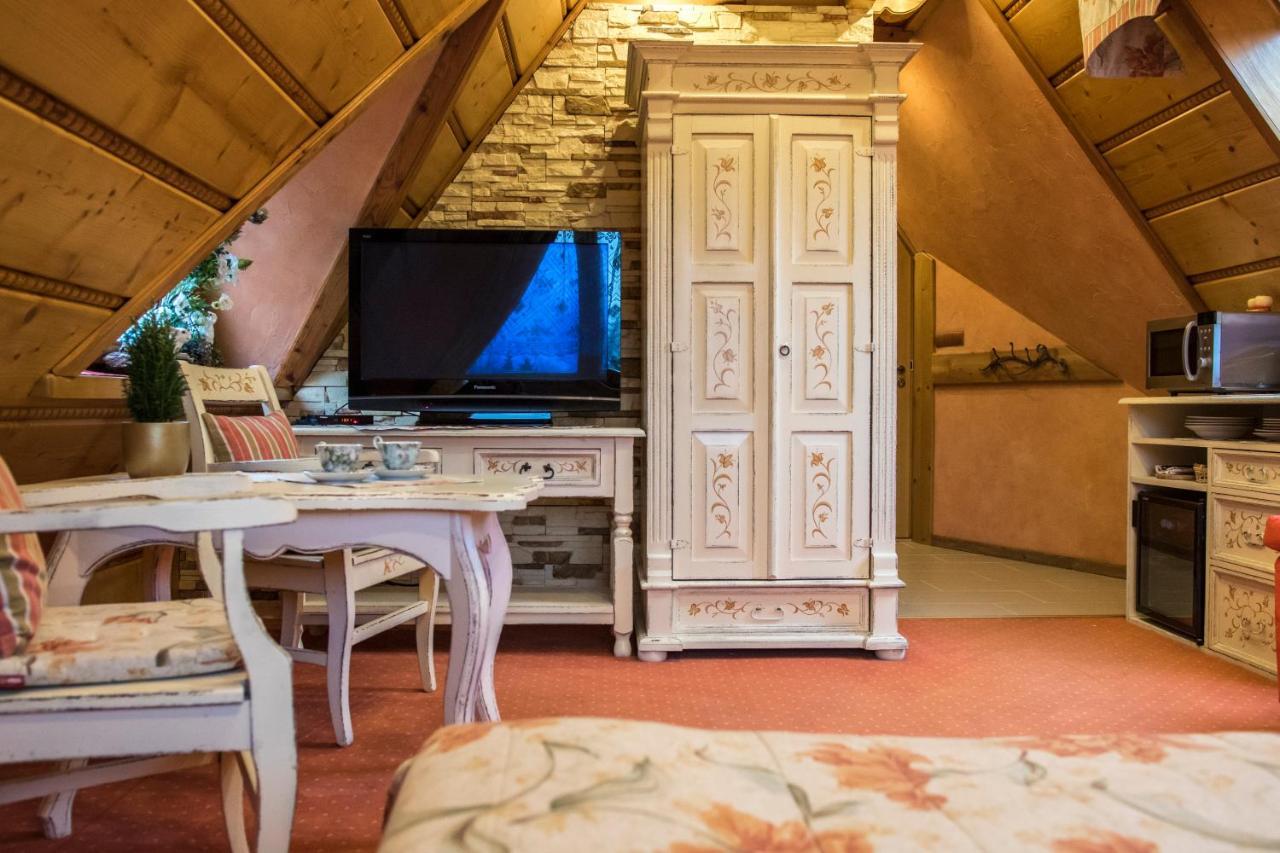 Leśny Dworek Nocleg ze śniadaniem 5*