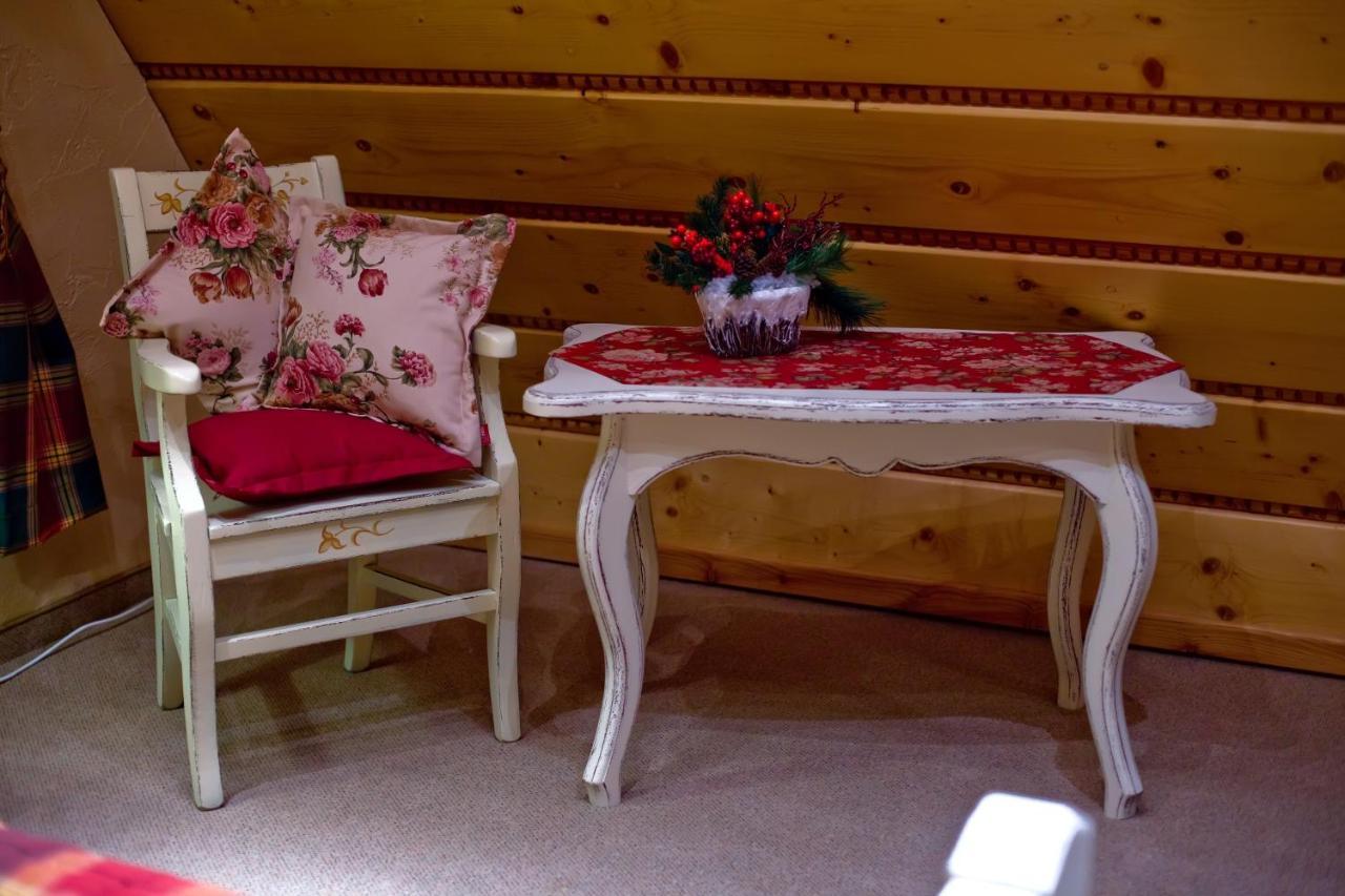 Bed & Breakfast Lesny Dworek 5*