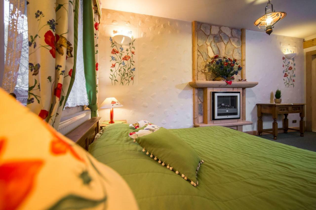 Lesny Dworek Bed & Breakfast 5*